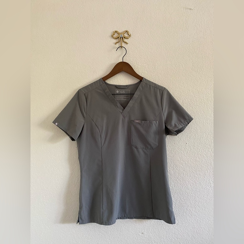 FIGS Catarina One Pocket Scrub Top Women Small V Neck Gray W21SW1025